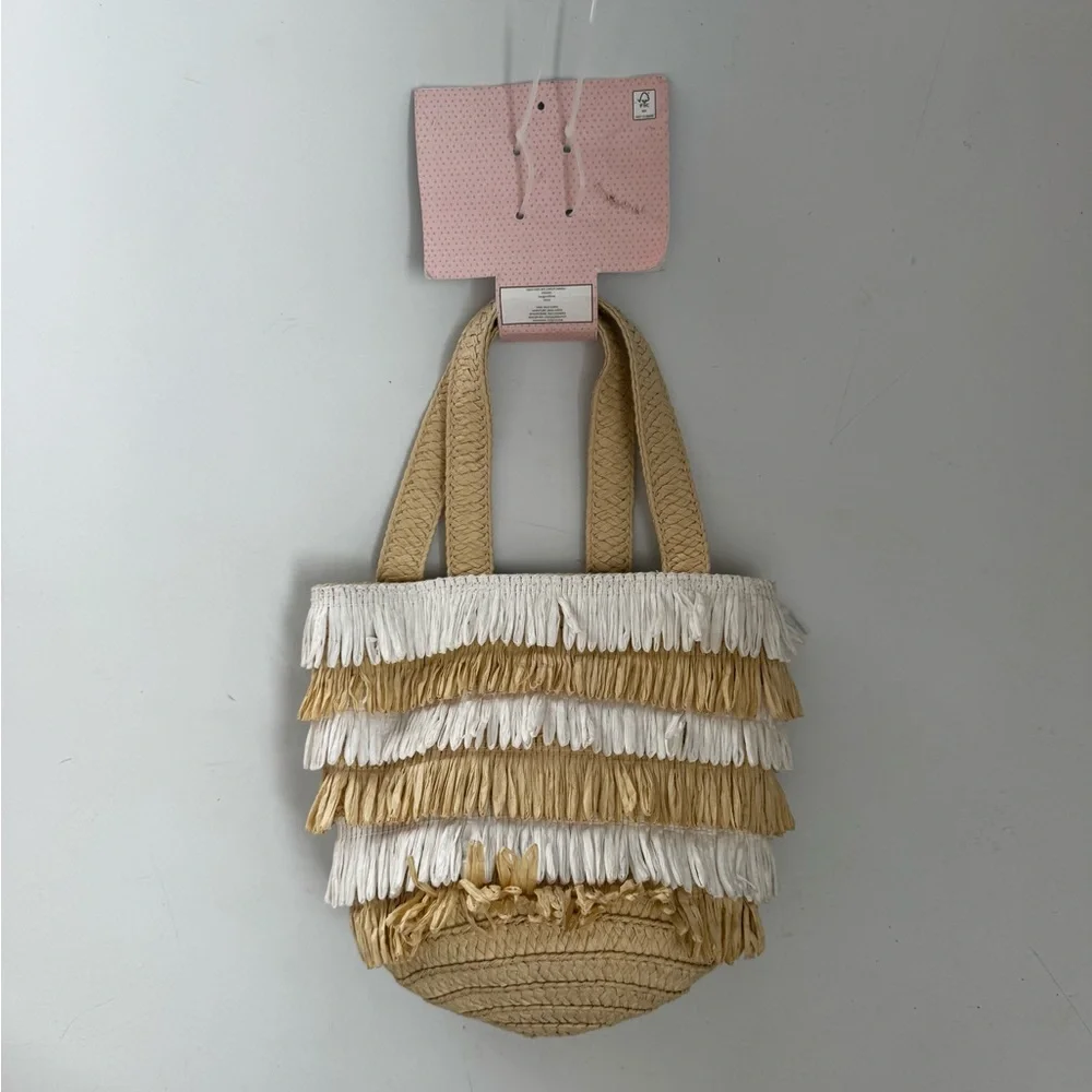 NWT cupcakes & cashmere Natural and White Layered Fringe Straw Tote 6”H x 9”W